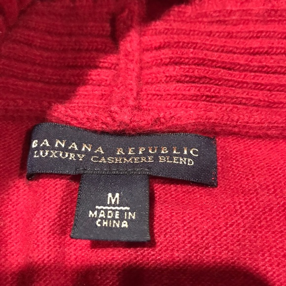 BR Red Luxury Cashmere Turtleneck Sweater - Picture 5 of 10